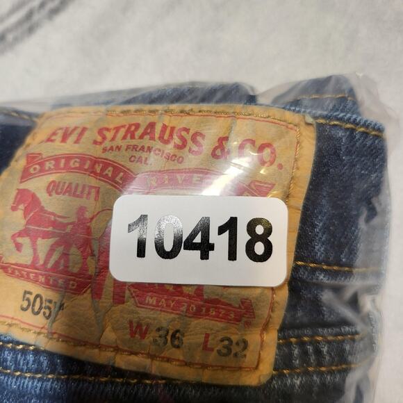 Levis 505 Jeans Mens 35x30 Blue Denim Straight Leg Medium Wash Classic Fit - Picture 10 of 10